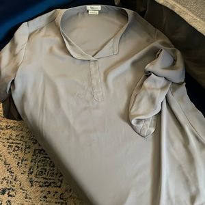 Beautiful gray long sleeve VanHeusen blouse size xxl